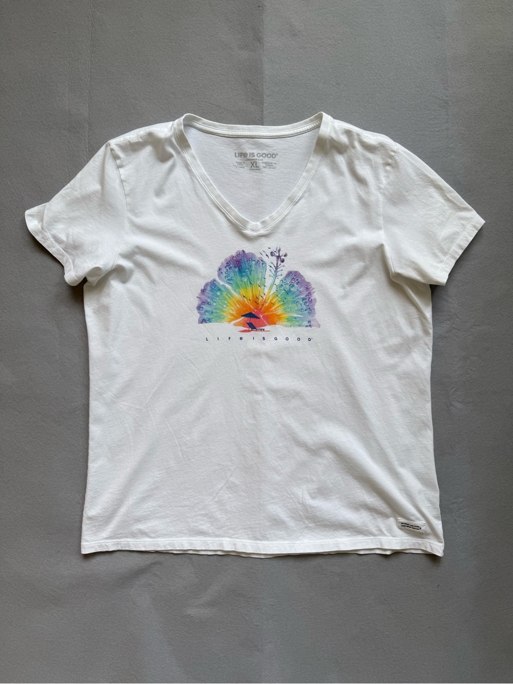 Life Is Good Tie Dye Hibiscus Beach Women’s V-Neck Crusher Lite Tee - Size XL